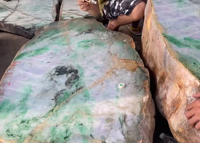 大型翡翠原石2
